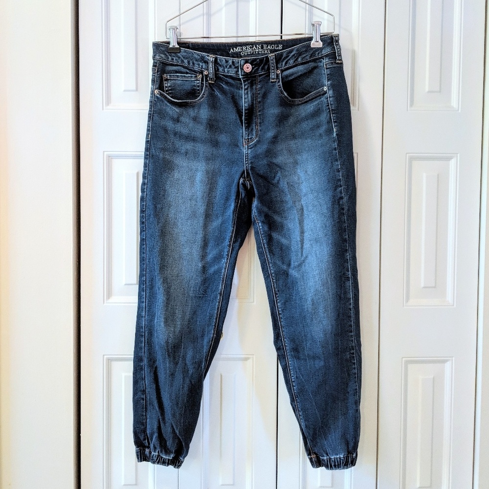 AE Jogger Jeans